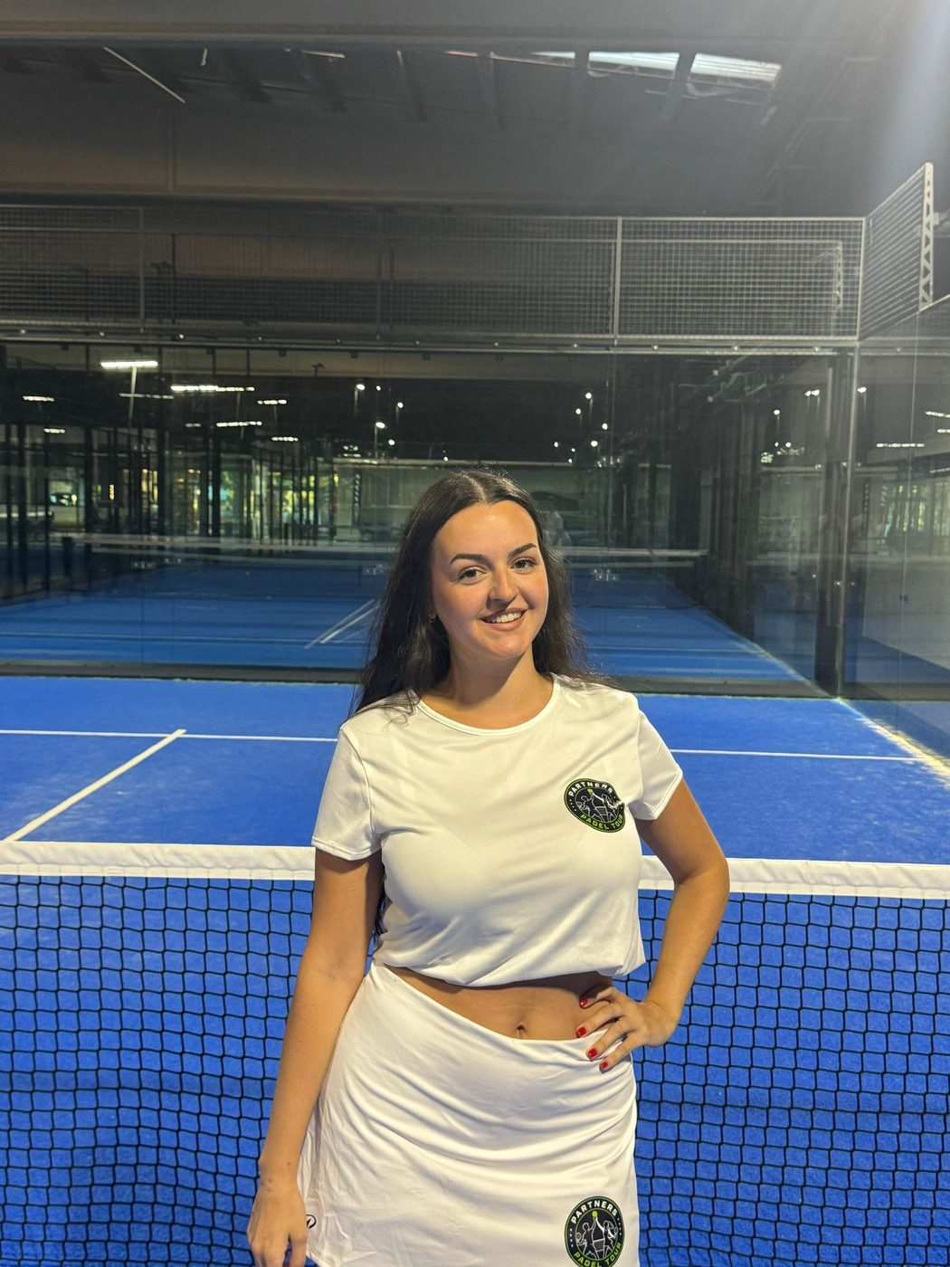 Jugadora del circuito Partners Padel Tour en pista